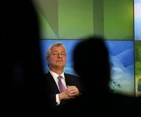 Dimon keeps JPMorgan chairman title after bruising battle